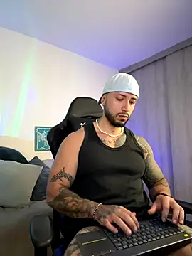 Dave-Max01 online show from November 2025 09:52:01 AM