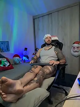 Dave-Max01 online show from November 2025 11:24:02 AM