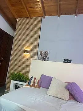 Snapshot of TianaGlow44 chatting on March 2026 10:53:01 AM TianaGlow44 online show from March 2026 10:53:01 AM