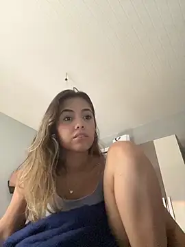 Snapshot of estrela_aguiar chatting on October 2025 05:02:02 PM estrela aguiar online show from October 2025 05:02:02 PM