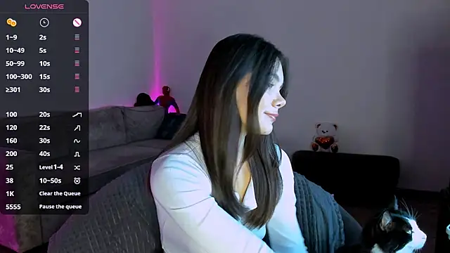 LeanaWILL online show from October 2025 06:30:01 PM