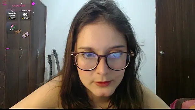 Snapshot of CarlaLorez chatting on March 2026 04:07:02 AM CarlaLorez online show from March 2026 04:07:02 AM