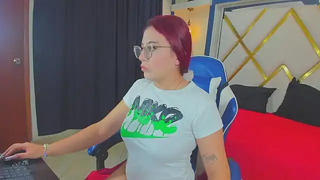 Snapshot of allison_mc chatting on January 2026 03:53:01 AM allison mc online show from January 2026 03:53:01 AM