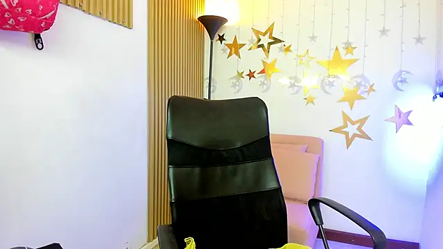 Snapshot of allison_mc chatting on February 2026 12:23:02 PM allison mc online show from February 2026 12:23:02 PM