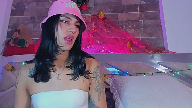 tahhlia rouge online show from November 2025 05:57:01 PM