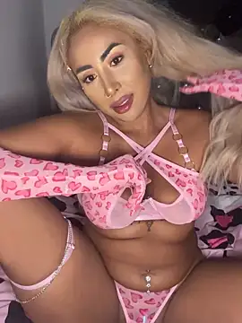 Snapshot of zara_bellexx chatting on March 2026 11:33:01 PM zara bellexx online show from March 2026 11:33:01 PM