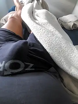 Snapshot of Merlin2310 chatting on November 2025 05:51:02 PM Merlin2310 online show from November 2025 05:51:02 PM