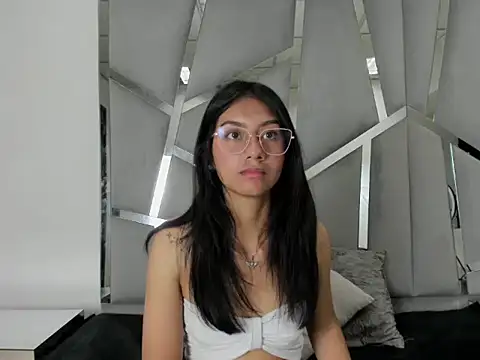 Mia clark18 online show from October 2025 09:04:01 PM