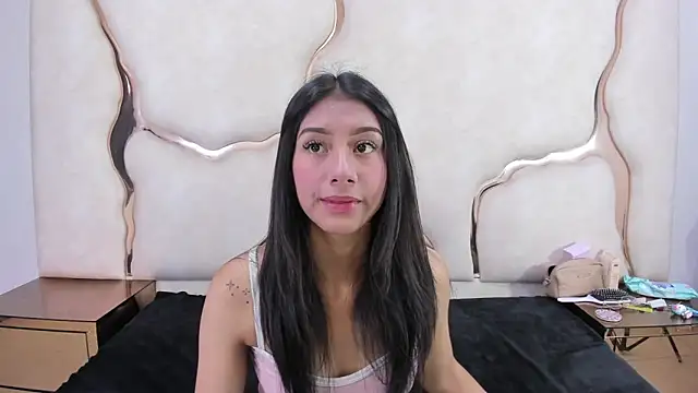 Mia clark18 online show from December 2025 06:16:01 PM