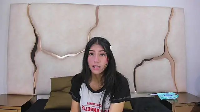 Mia clark18 online show from December 2025 03:52:01 PM