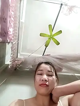 ladzy sexy online show from April 2026 04:00:02 PM