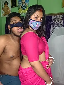 Snapshot of MAGGO-11 chatting on November 2025 06:51:01 PM MAGGO-11 online show from November 2025 06:51:01 PM