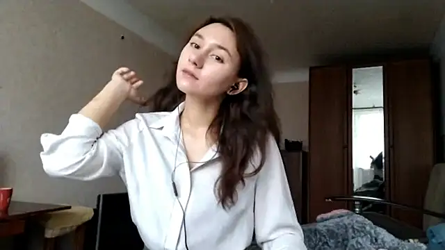 Snapshot of MiaLovelyOne chatting on October 2025 07:30:02 AM MiaLovelyOne online show from October 2025 07:30:02 AM