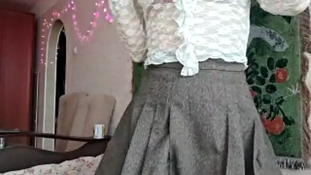 Snapshot of MiaLovelyOne chatting on March 2026 07:47:01 AM MiaLovelyOne online show from March 2026 07:47:01 AM