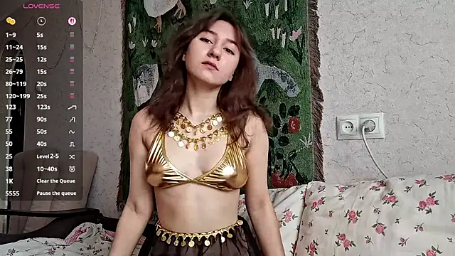 Snapshot of MiaLovelyOne chatting on April 2026 07:28:01 AM MiaLovelyOne online show from April 2026 07:28:01 AM