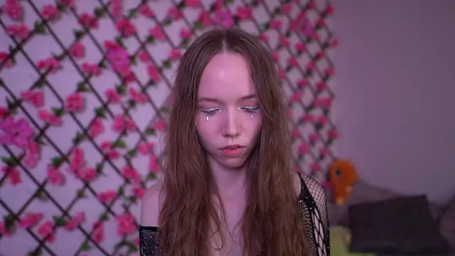 Snapshot of Petite_Polly chatting on October 2025 06:06:02 PM Petite Polly online show from October 2025 06:06:02 PM