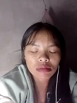 hello-cute online show from October 2025 04:18:01 PM