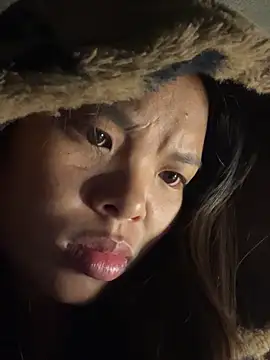 hello-cute online show from November 2025 06:43:01 PM