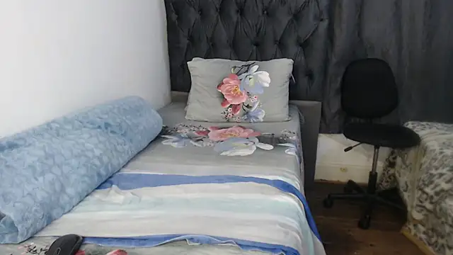 Snapshot of Lacey76 chatting on November 2025 06:28:02 PM Lacey76 online show from November 2025 06:28:02 PM