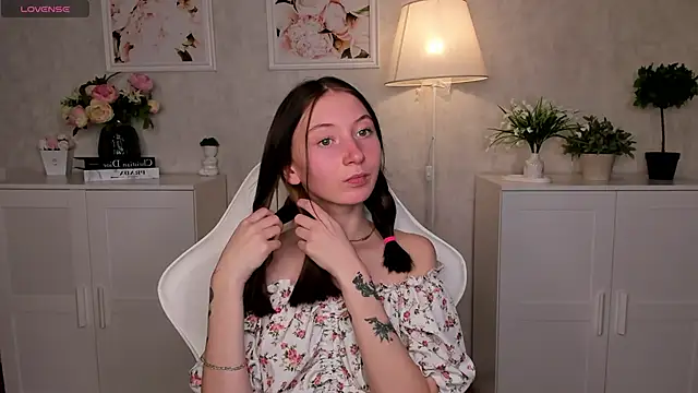 Snapshot of try_love_ chatting on October 2025 09:41:02 AM try love online show from October 2025 09:41:02 AM