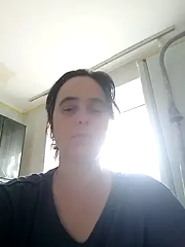 Snapshot of Ella-433 chatting on April 2026 01:44:01 PM Ella-433 online show from April 2026 01:44:01 PM