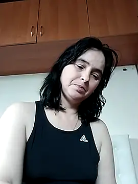 Snapshot of Ella-433 chatting on April 2026 12:42:02 PM Ella-433 online show from April 2026 12:42:02 PM
