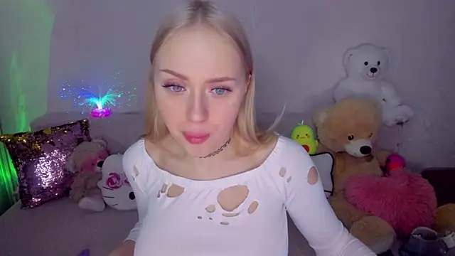 CeaneLino online show from January 2026 07:45:01 PM