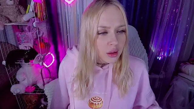 CeaneLino online show from April 2026 04:56:01 PM