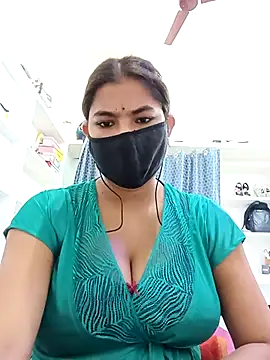 Snapshot of Hot_radhaji chatting on April 2026 07:17:01 AM Hot radhaji online show from April 2026 07:17:01 AM