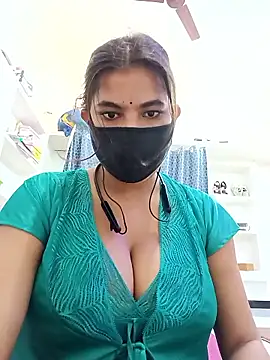 Snapshot of Hot_radhaji chatting on April 2026 04:57:01 AM Hot radhaji online show from April 2026 04:57:01 AM