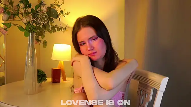 Snapshot of MarcyFrazee chatting on November 2025 03:52:01 AM MarcyFrazee online show from November 2025 03:52:01 AM