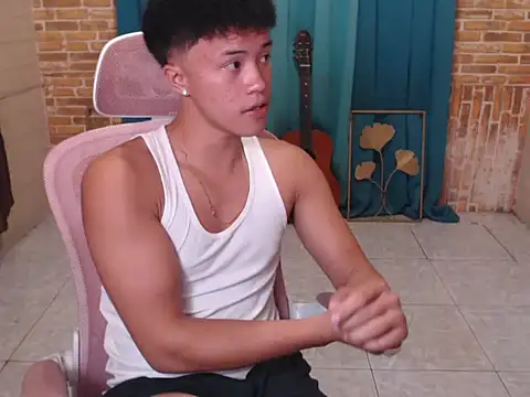 Snapshot of ur_naughtyboy_patrick chatting on October 2025 02:07:01 PM ur naughtyboy patrick online show from October 2025 02:07:01 PM