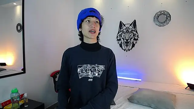 Emo Boy  online show from December 2025 12:33:02 PM