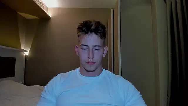 Snapshot of find0m_master chatting on April 2026 06:16:01 PM find0m master online show from April 2026 06:16:01 PM