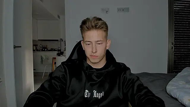 Snapshot of find0m_master chatting on April 2026 05:18:01 PM find0m master online show from April 2026 05:18:01 PM