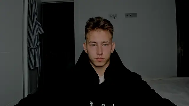 Snapshot of find0m_master chatting on April 2026 10:01:01 PM find0m master online show from April 2026 10:01:01 PM