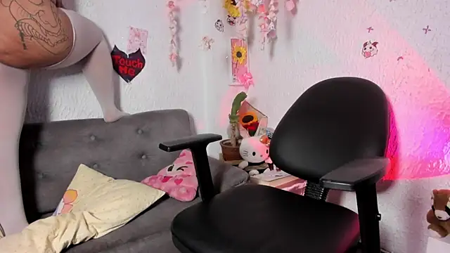 Snapshot of Emilycollei chatting on March 2026 02:04:01 AM Emilycollei online show from March 2026 02:04:01 AM