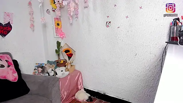 Snapshot of Emilycollei chatting on April 2026 07:23:02 PM Emilycollei online show from April 2026 07:23:02 PM