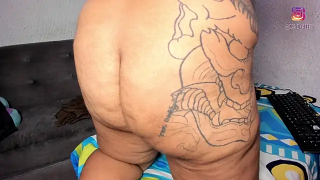 Snapshot of Emilycollei chatting on April 2026 08:28:02 PM Emilycollei online show from April 2026 08:28:02 PM