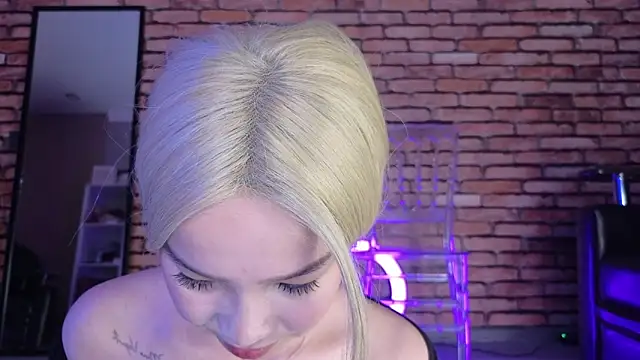 saya li1 online show from October 2025 07:49:01 PM