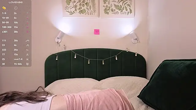 Snapshot of SylviaHamilton chatting on March 2026 02:28:02 PM SylviaHamilton online show from March 2026 02:28:02 PM