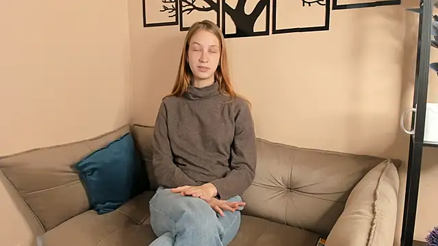 IveyColley online show from October 2025 09:07:01 AM