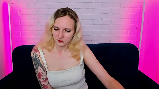 LikiLips online show from November 2025 01:16:01 AM