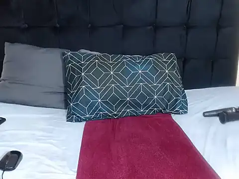 Snapshot of CaramelBootty chatting on November 2025 10:21:02 PM CaramelBootty online show from November 2025 10:21:02 PM