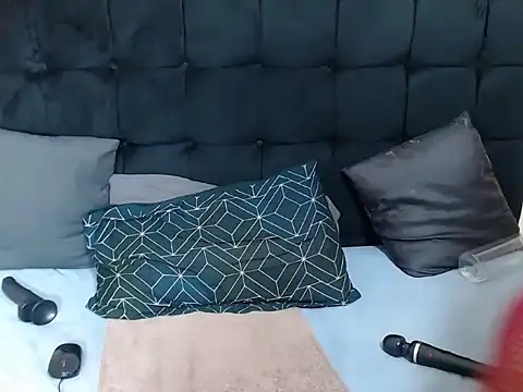 Snapshot of CaramelBootty chatting on November 2025 03:23:01 PM CaramelBootty online show from November 2025 03:23:01 PM