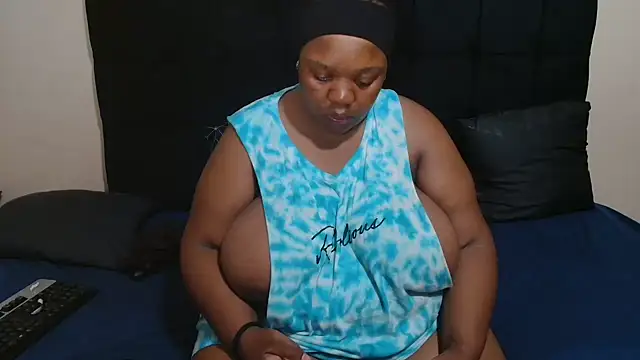 Snapshot of CaramelBootty chatting on January 2026 12:25:01 AM CaramelBootty online show from January 2026 12:25:01 AM