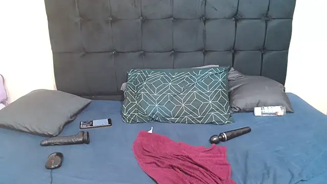 Snapshot of CaramelBootty chatting on January 2026 04:18:01 AM CaramelBootty online show from January 2026 04:18:01 AM