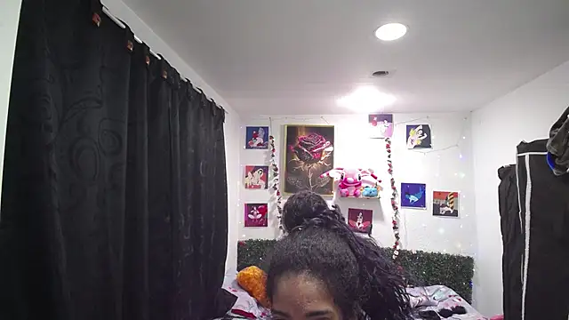 thianahorny online show from April 2026 12:32:01 PM