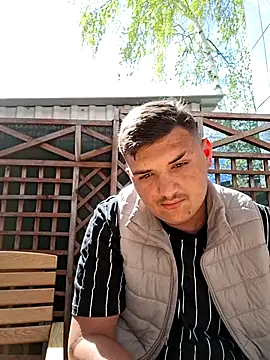 Snapshot of Denis_dns2024 chatting on April 2026 11:45:02 AM Denis dns2024 online show from April 2026 11:45:02 AM