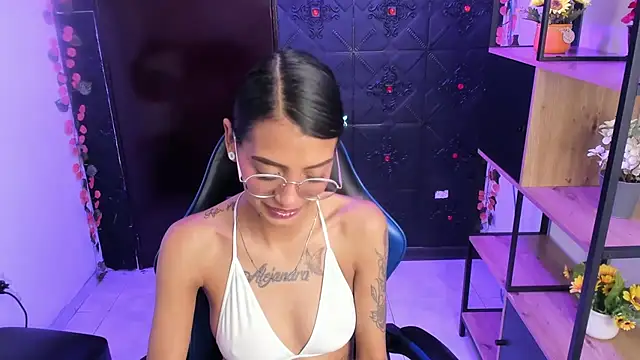 Snapshot of KarlaSlutSkinny__ chatting on July 2026 06:00:02 PM KarlaSlutSkinny online show from July 2026 06:00:02 PM